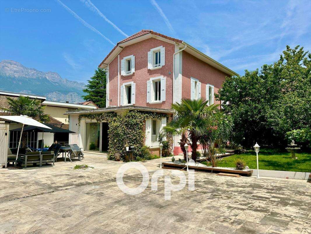 Maison à VILLARD-BONNOT