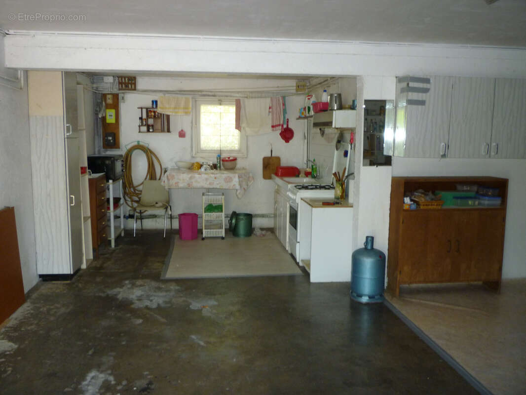 Grande maison en pierre de 170 m2   Deux appartements indépendants   Idéale pour famille recomposée ou projet - photo 17