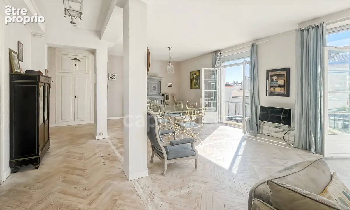 ROYAN, Quartier Eglise Notre-Dame : T3 de 93 m² au 1er étage avec balcon et jardin partagé - photo 3