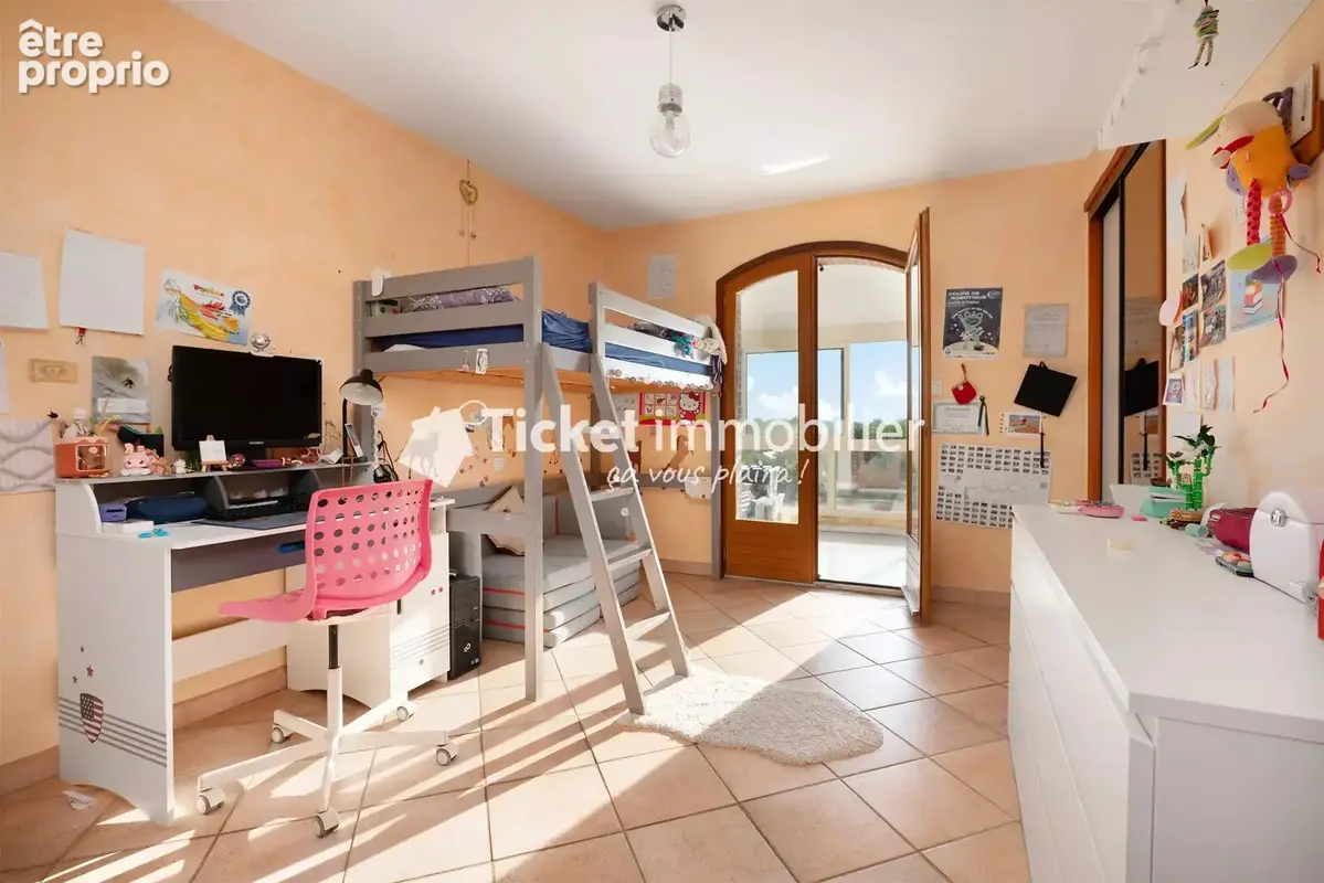 Villa t6 215m2 terrain 5558m2 constructible, piscine au sel liner neuf, aquathermie 2 puits, 4kw panneaux, double veranda 72m2,  - photo 16