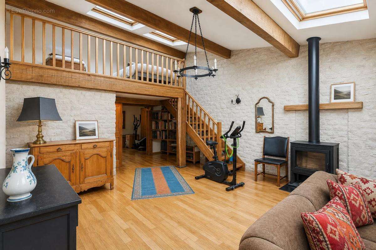 Maison de 7 pièces de 216 m² à Floirac - photo 2