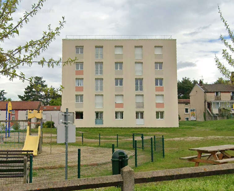 Appartement 4 pièces à Saint-Paul-En-Jarez - photo 11