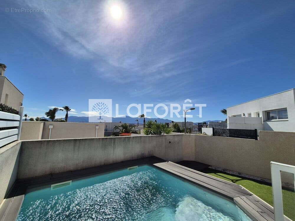 Maison à VILLENEUVE-DE-LA-RAHO