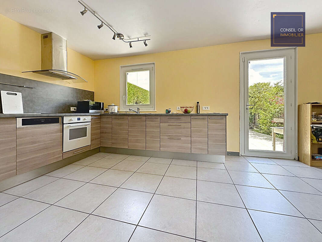 Maison 4 pièces 78m2 - Saint-Genis-Laval - photo 6
