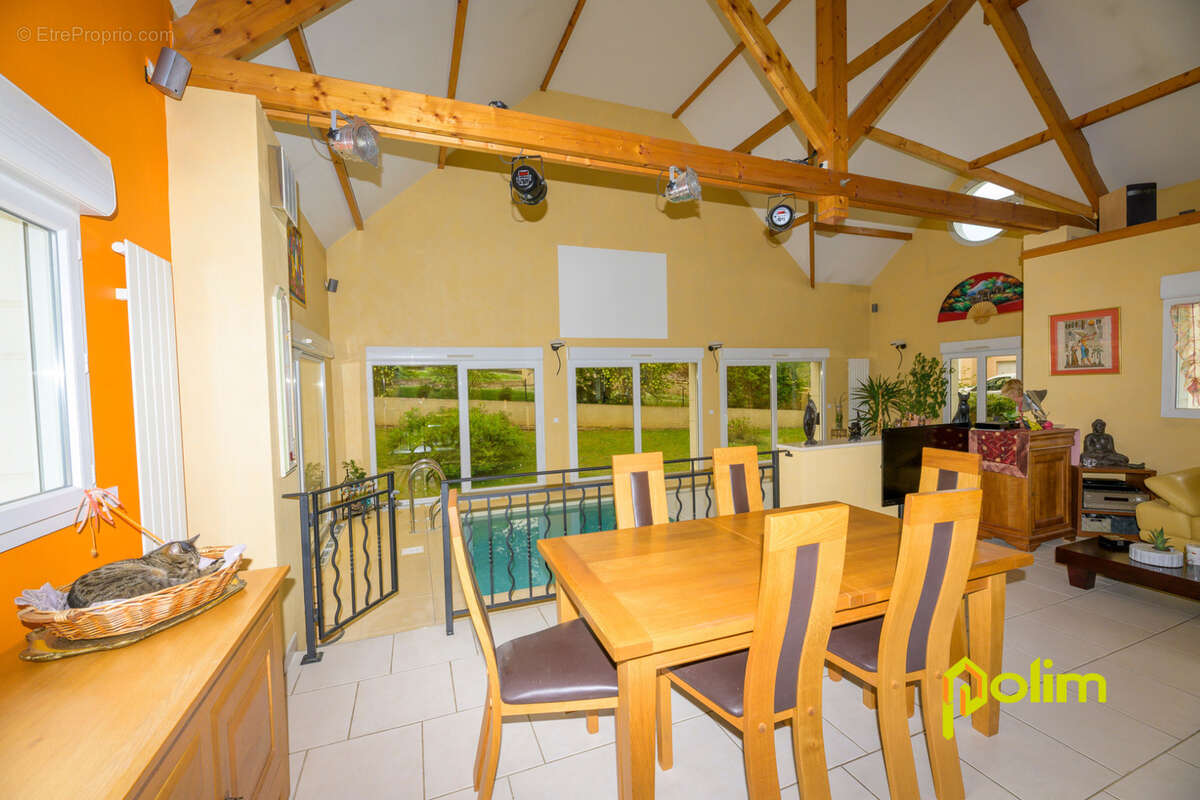 superbe villa F6 avec piscine intérieure - photo 3