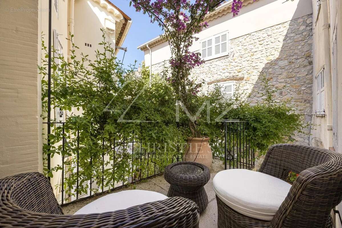 Maison à MOUGINS