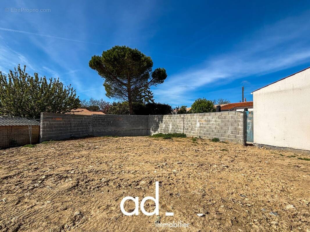 Terrain à LA ROCHELLE