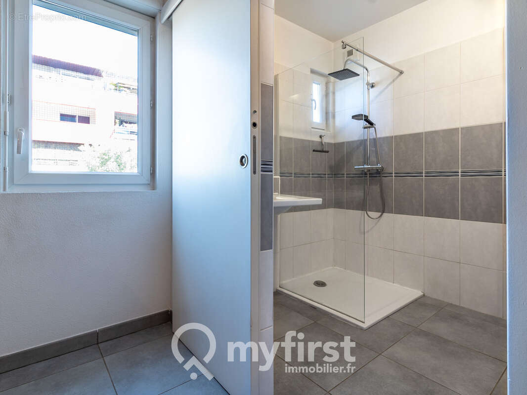 Appartement à LA VALETTE-DU-VAR