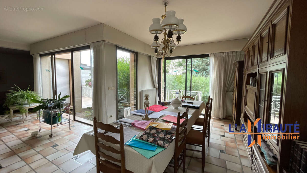 Maison de 173m2 avec un terrain de 800m2 à Chatou - photo 5