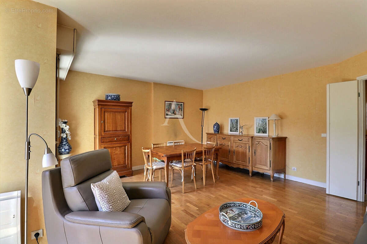 Appartement à MAISONS-LAFFITTE