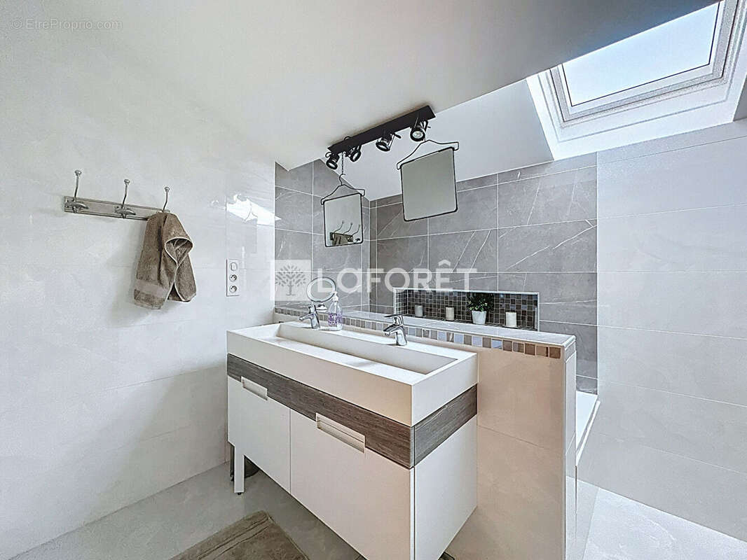 Maison à CHATILLON-SUR-CHALARONNE