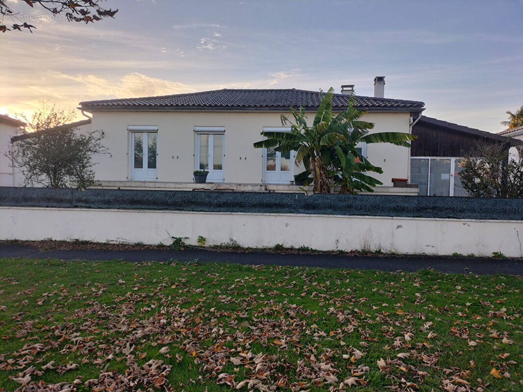 Maison à TONNAY-CHARENTE