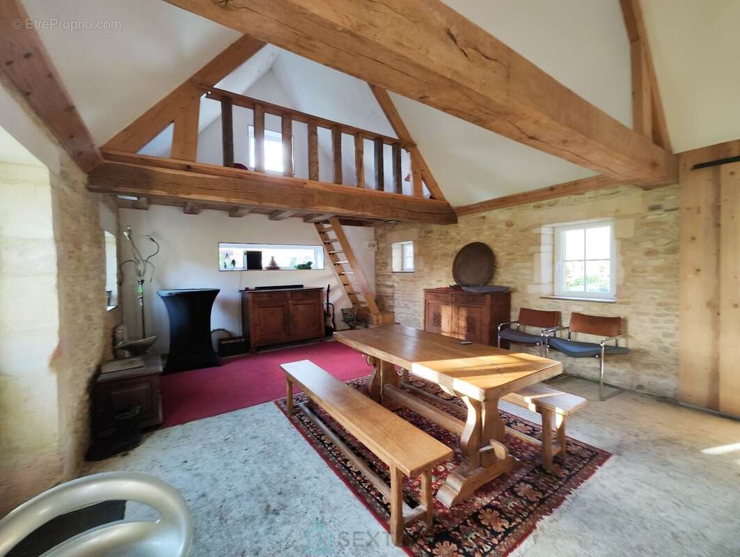 Maison à SAINT-PIERRE-SUR-DIVES