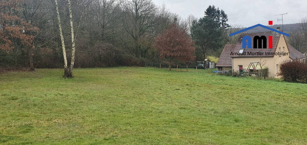 Terrain à MOUTIERS-AU-PERCHE