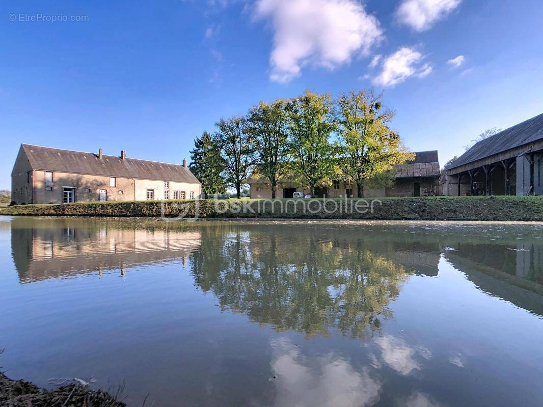 Maison à MONTCORBON