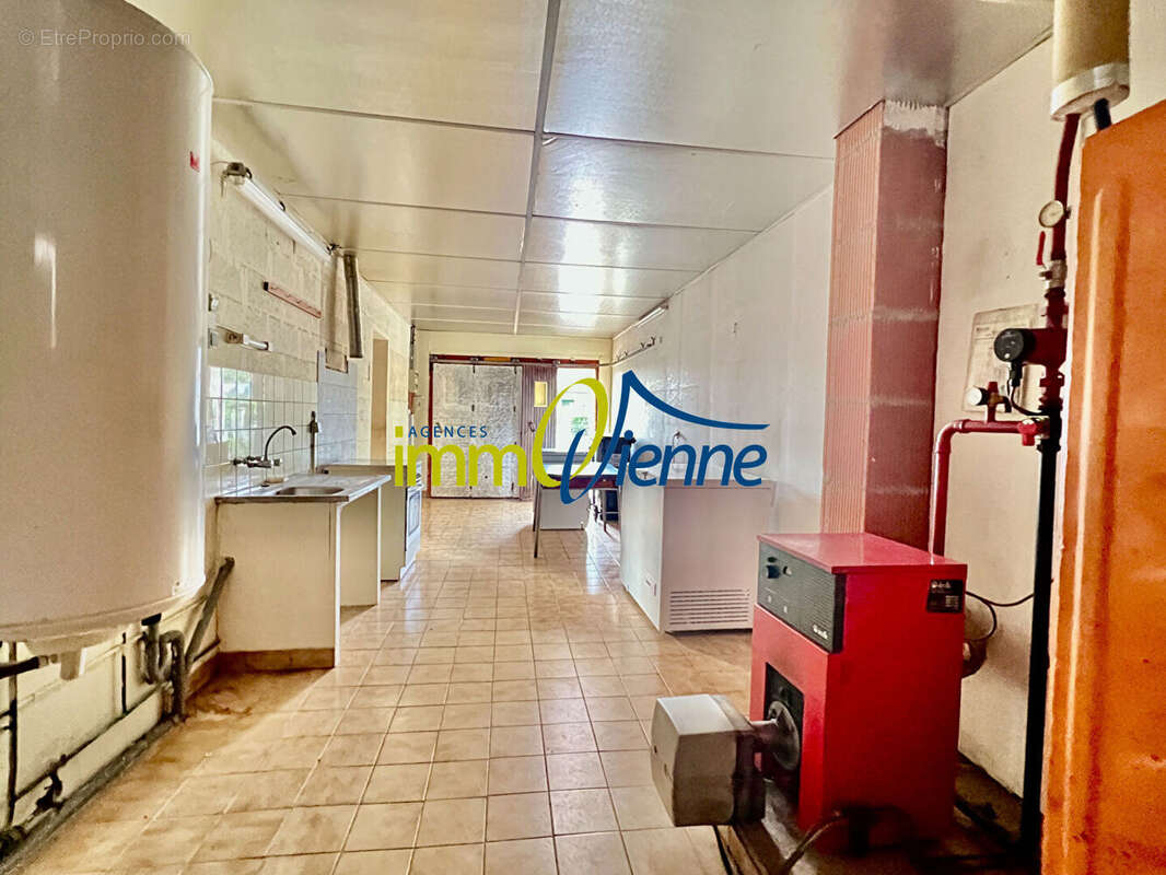 Maison à LUSSAC-LES-CHATEAUX