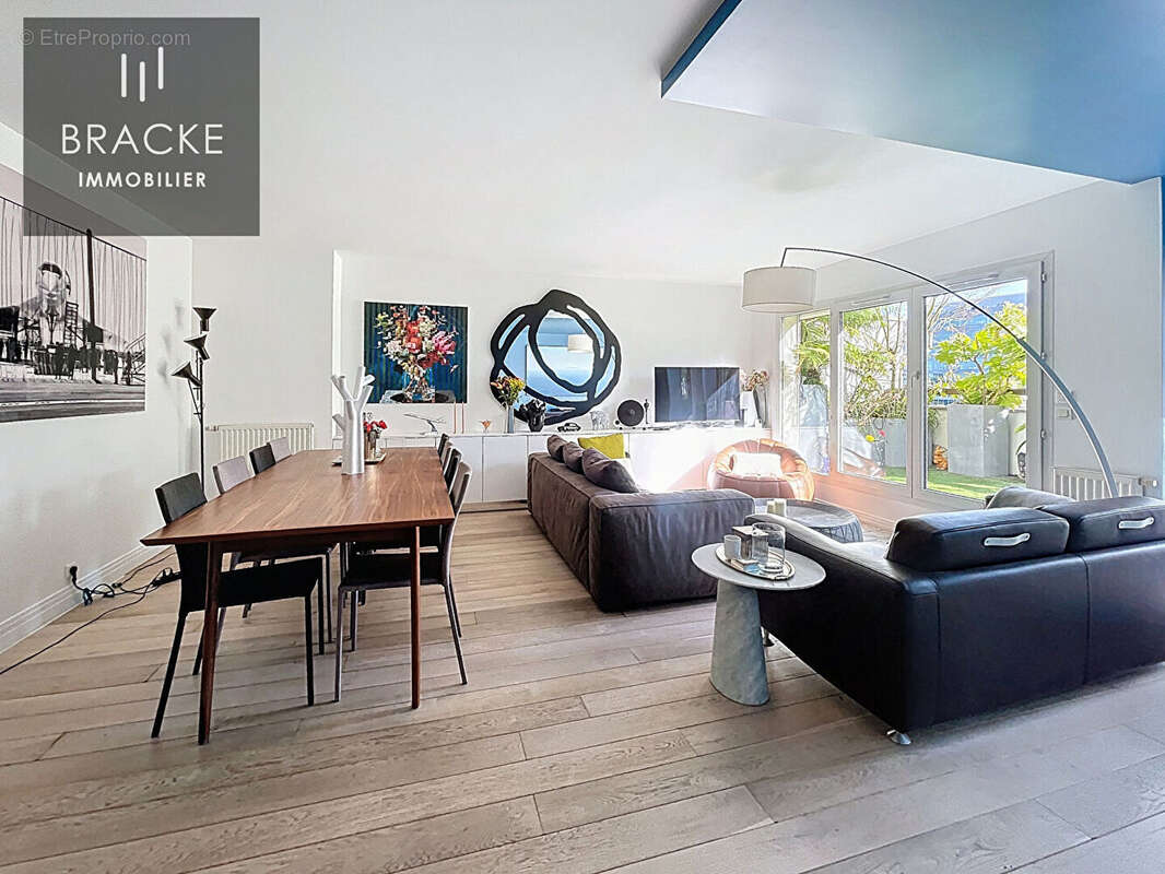 Appartement à COURBEVOIE