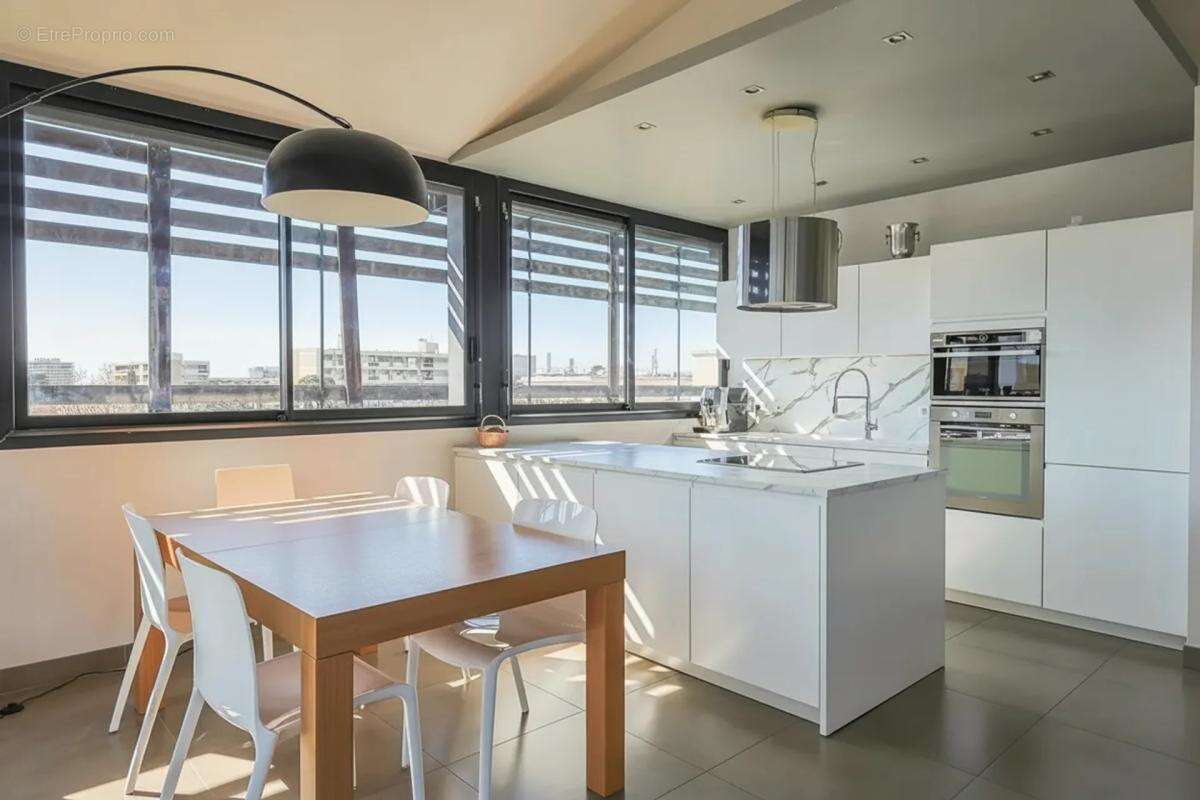 Appartement à MARSEILLE-9E