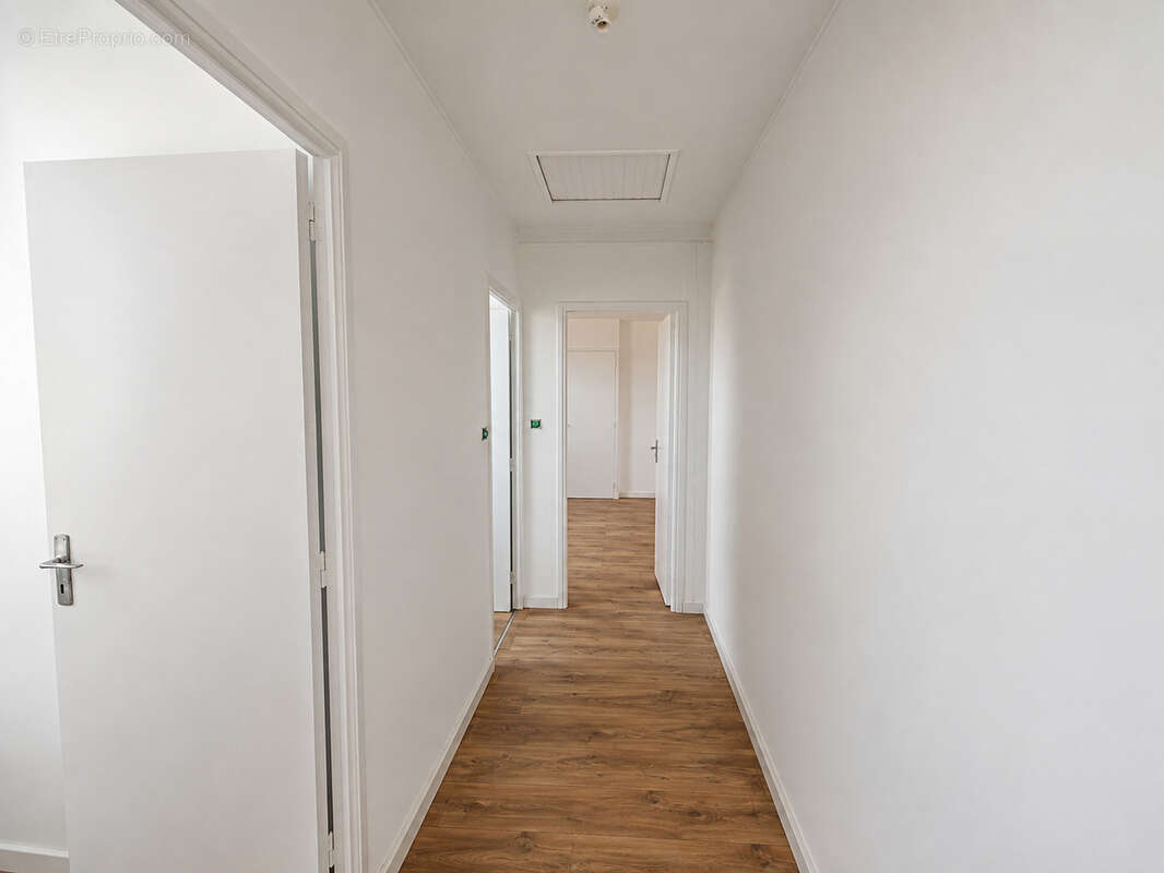 Maison 146 m² à Saint-Jean-De-La-Riviere  - photo 10