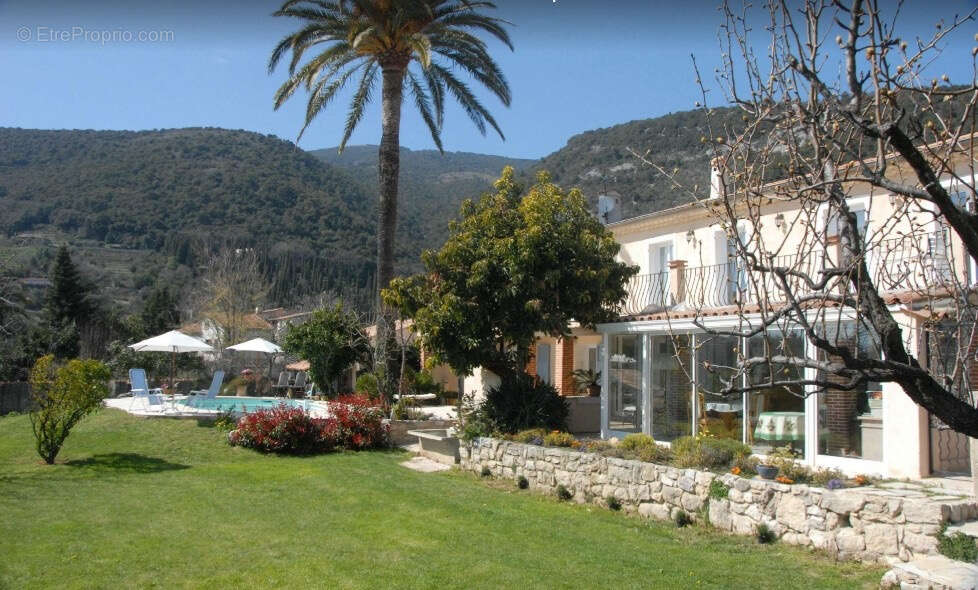 Maison à TOURRETTES-SUR-LOUP