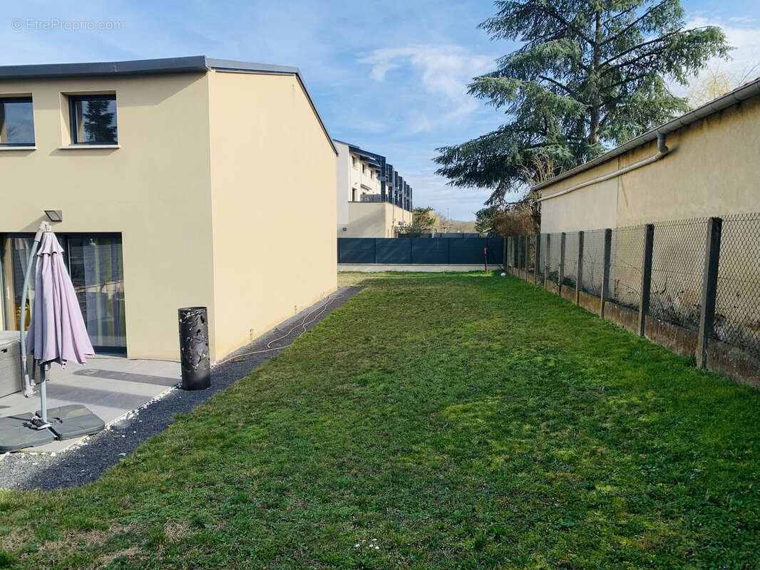 Maison à BRINDAS