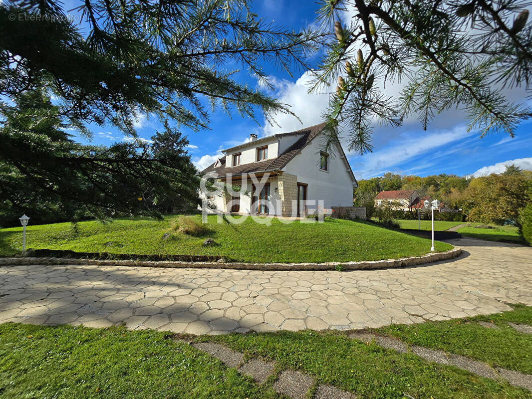 Maison à AULNAY-LA-RIVIERE