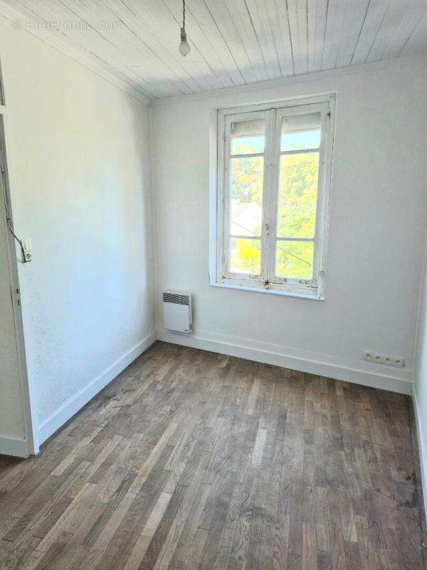 Exclusivité - Le Croisty - Maison de 135.36 m2 - 6 pièces - 3 chambres  -  Jardinet 20 m2 - Prix 125.000 - photo 13