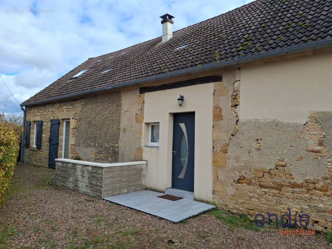 Maison à SAINT-SULPICE