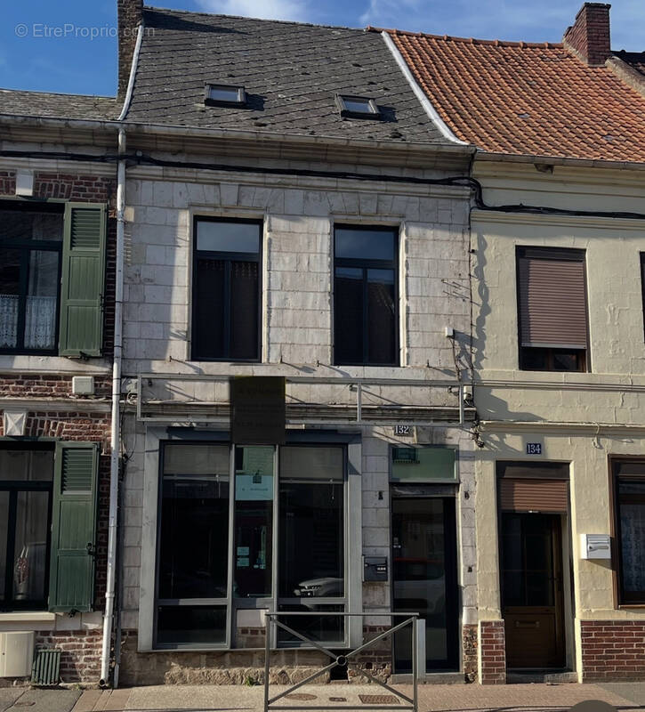 Commerce à AVESNES-LE-COMTE