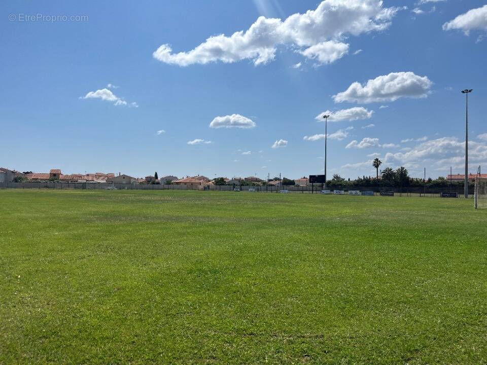 Terrain à SAINT-LAURENT-DE-LA-SALANQUE