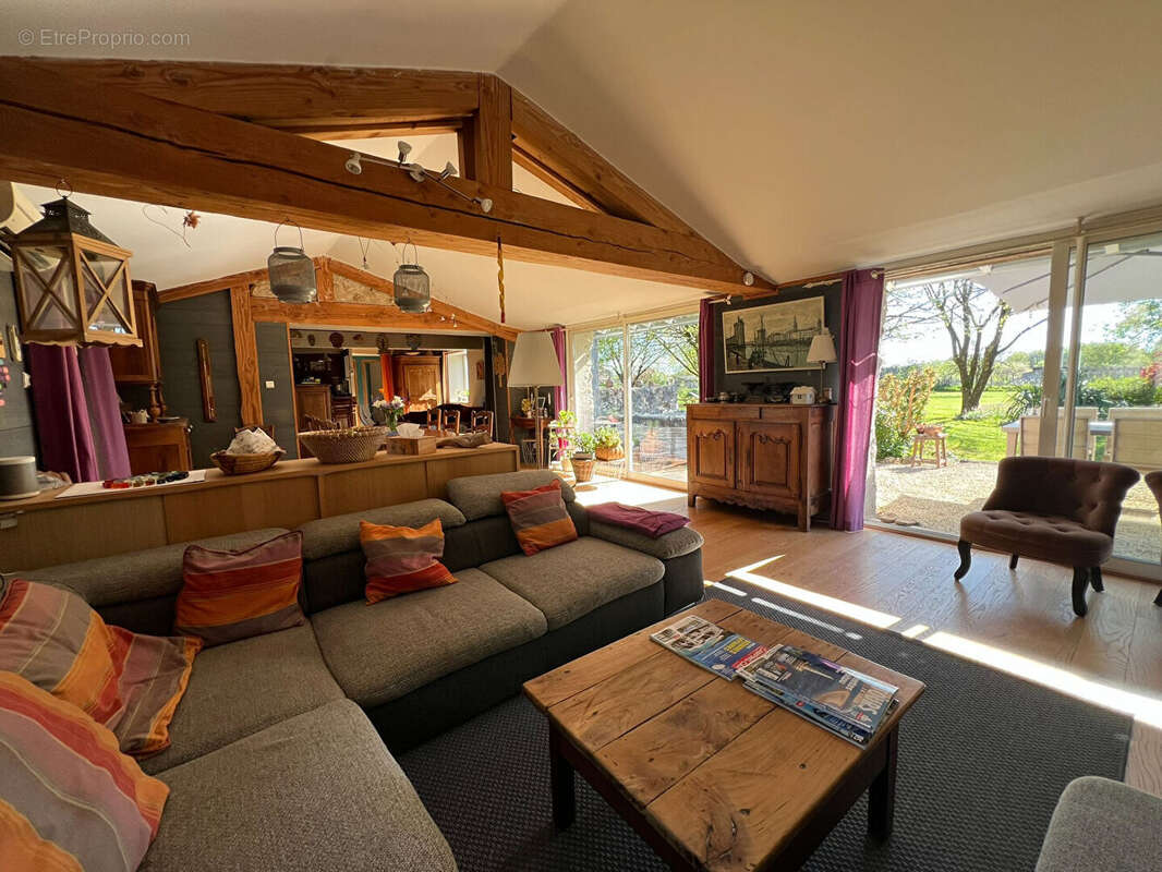 Maison à SAINT-MAURICE-LA-CLOUERE