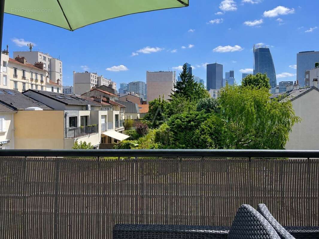 Appartement à COURBEVOIE