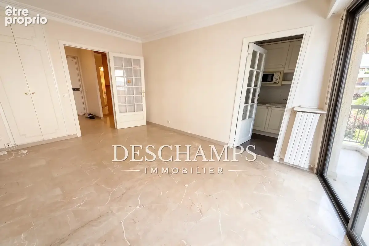 Appartement 1 pièce 31 m² à vendre à Antibes (06160) - photo 2