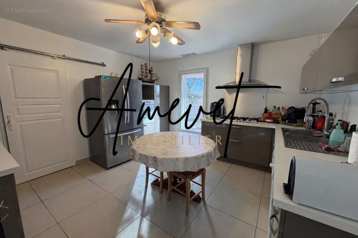 Maison à MORIERES-LES-AVIGNON