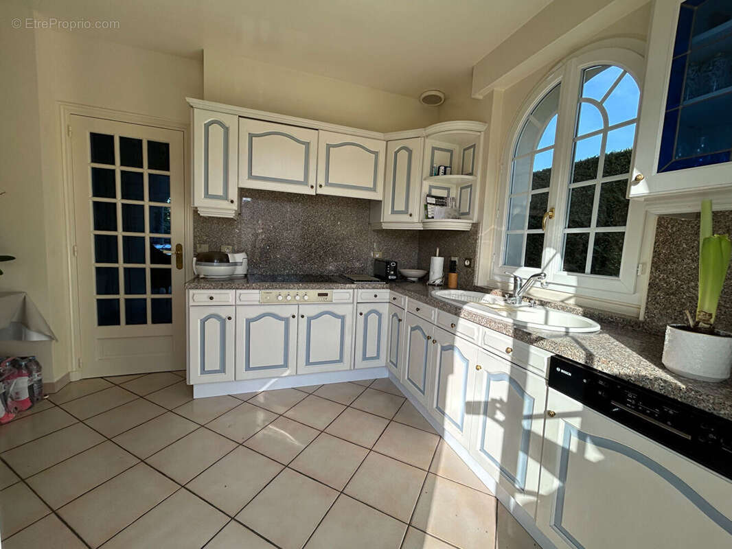 Maison à L'HAY-LES-ROSES