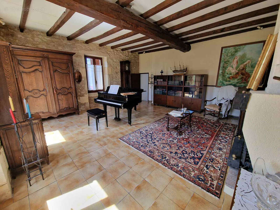 Charmante maison en pierre avec 3 garages dans un beau parc arboré - photo 11