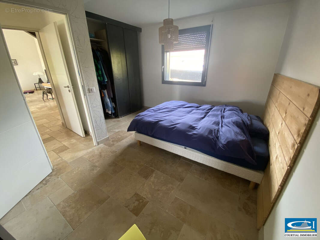 Maison à SAINT-JEAN-DE-MUZOLS