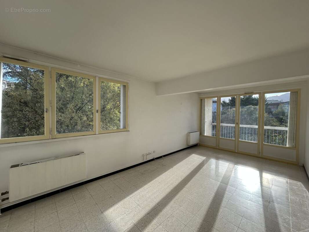 Appartement à PRIVAS