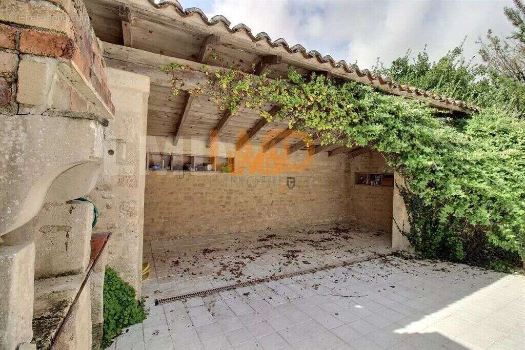 Maison à SAINT-MARTIN-DE-JUILLERS