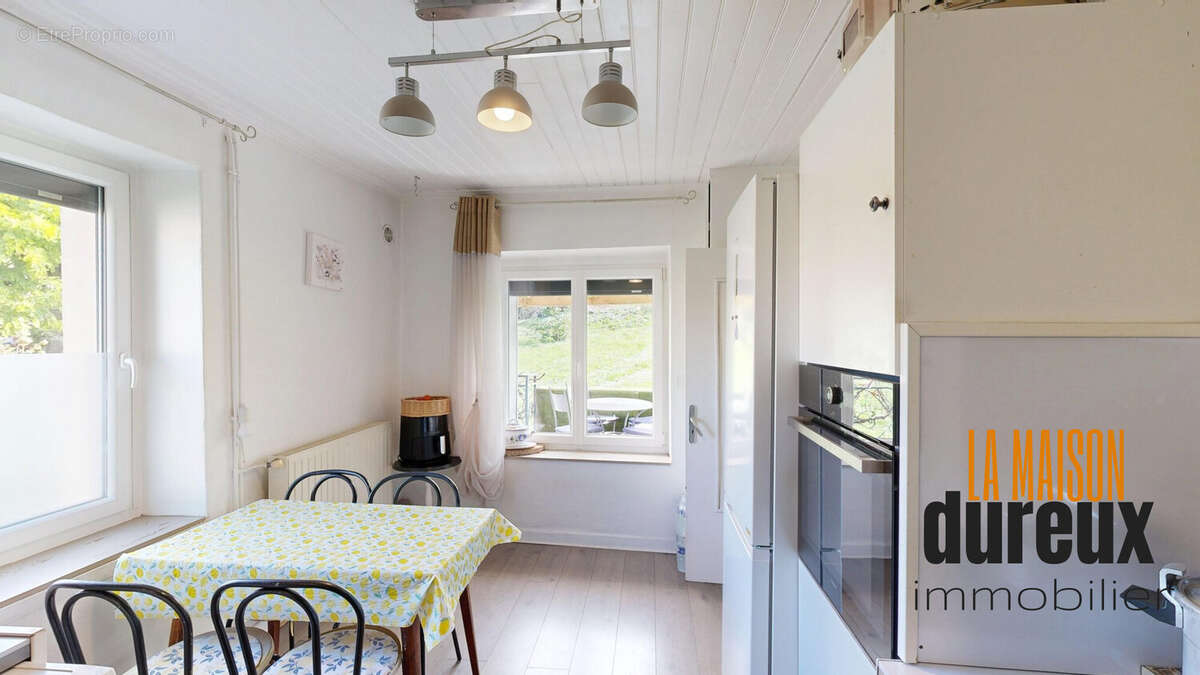 Maison à POUILLEY-LES-VIGNES