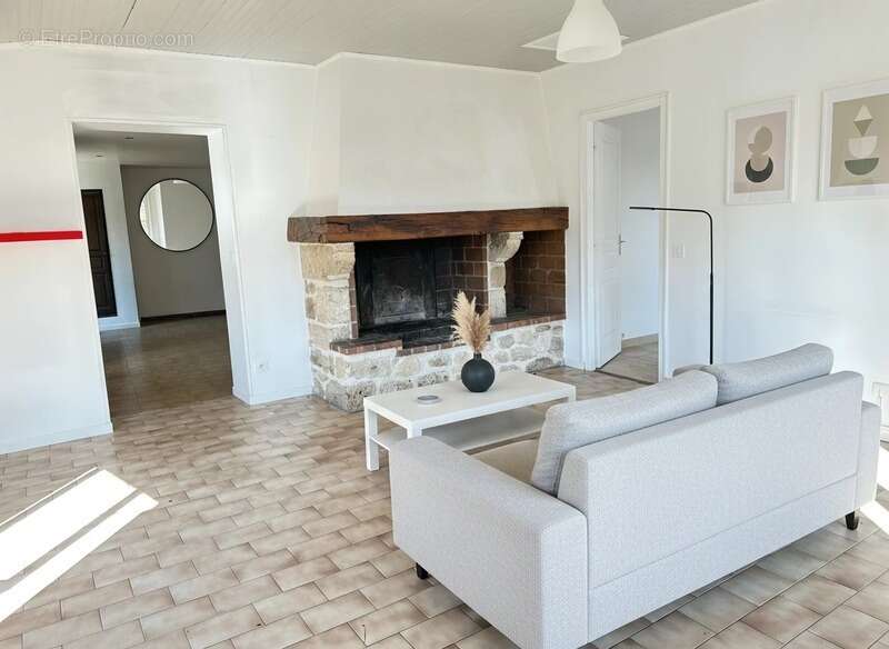 Proche Gréoux les Bains : Appartement de caractère 3 chambres avec terrasse et garage - photo 4