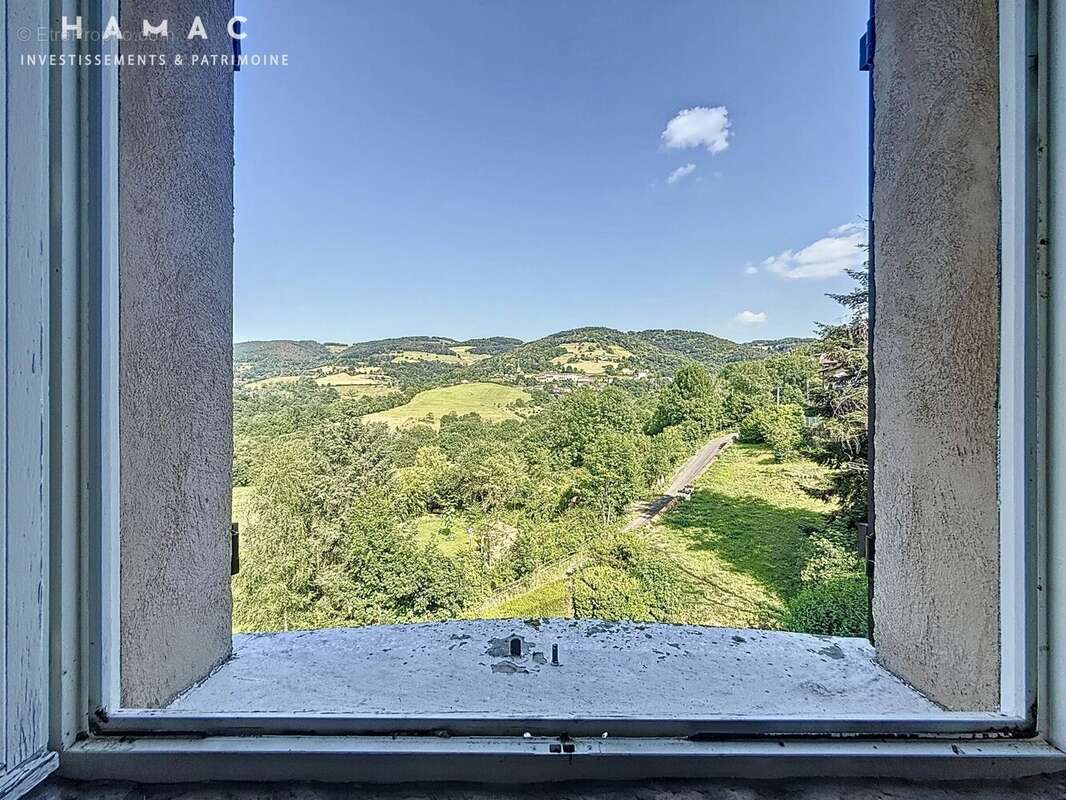 Maison à MONTROMANT