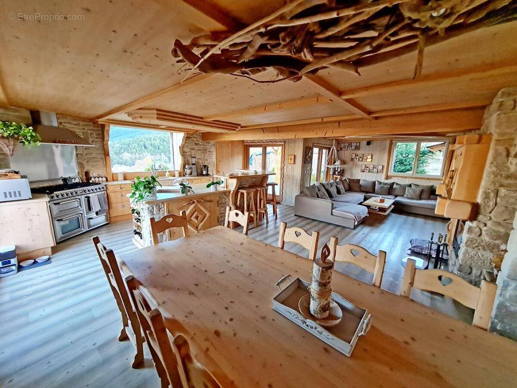 Maison à SAINT-PIERRE-DELS-FORCATS