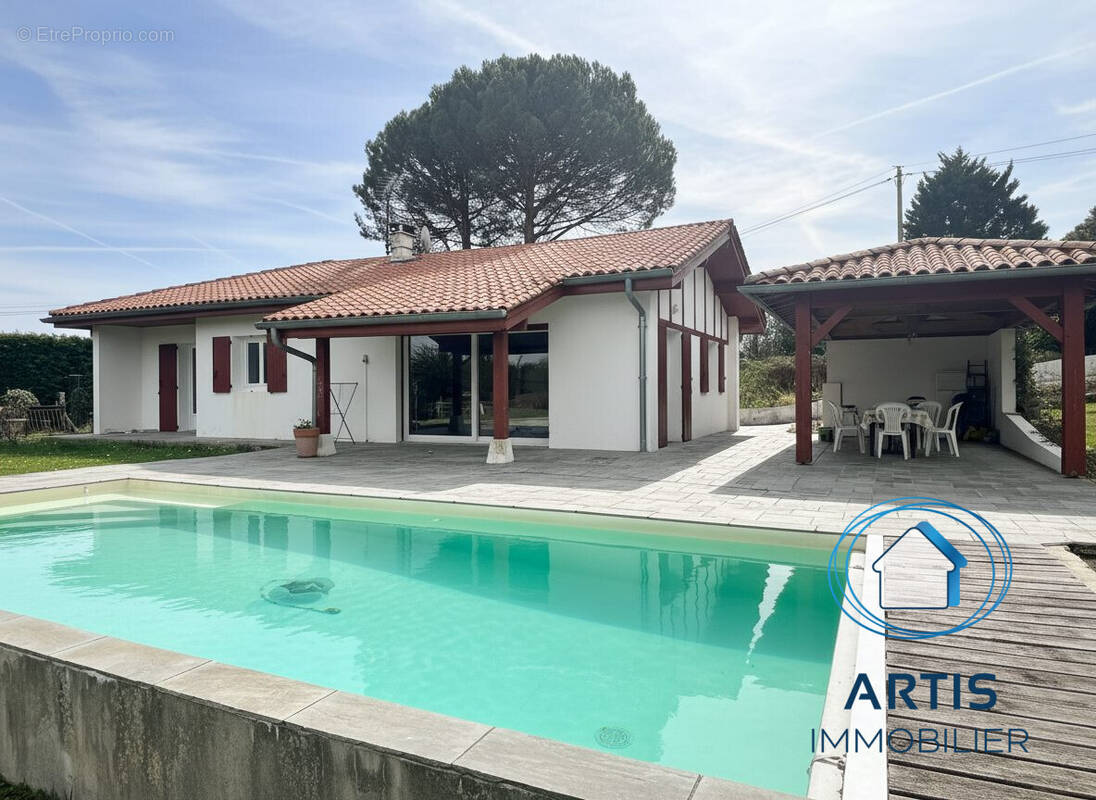 Maison à SAINT-PEE-SUR-NIVELLE