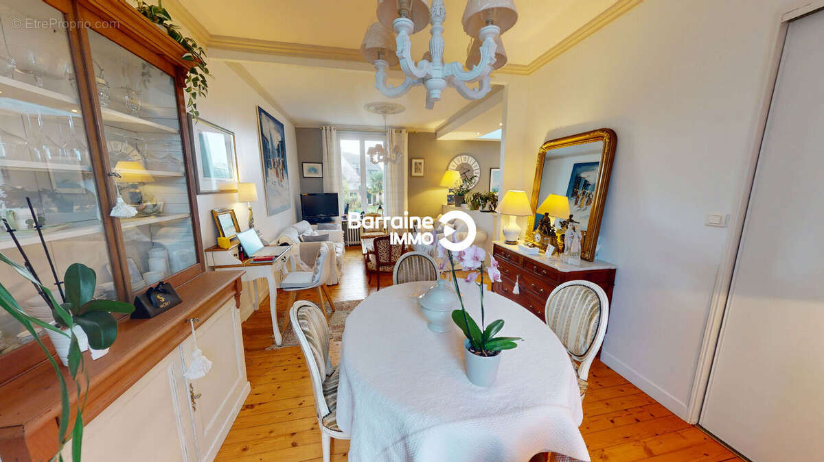 Maison à LE RELECQ-KERHUON