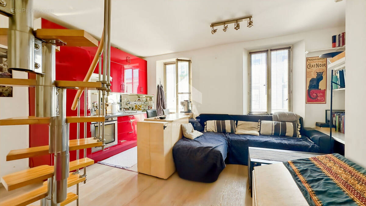Appartement à PARIS-10E