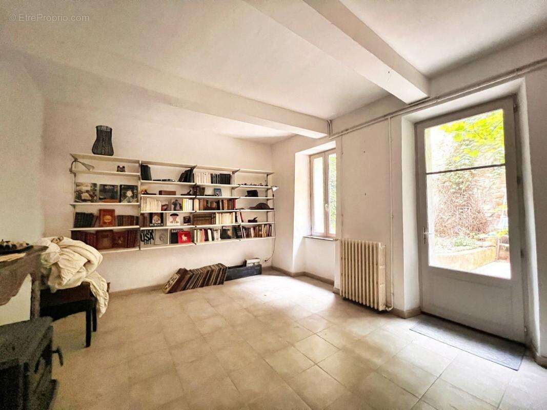 Maison 207 m² à Fabrezan  - photo 2