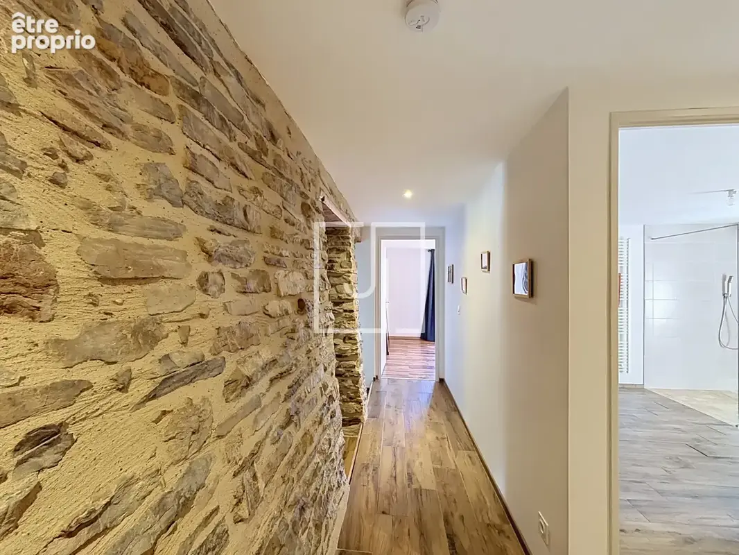 Ancien corps de ferme rénové avec dépendances et 3 400 m2 de terrain - photo 23
