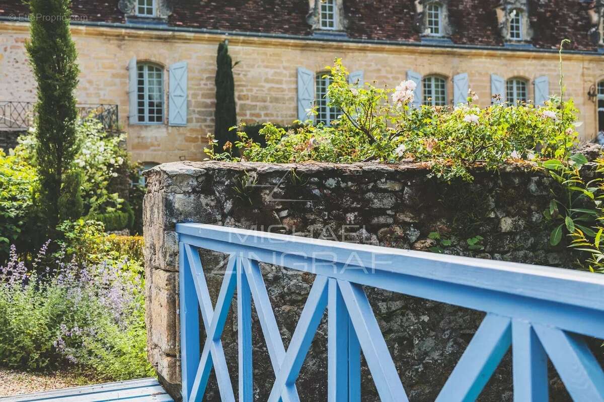 Maison à MAUZENS-ET-MIREMONT