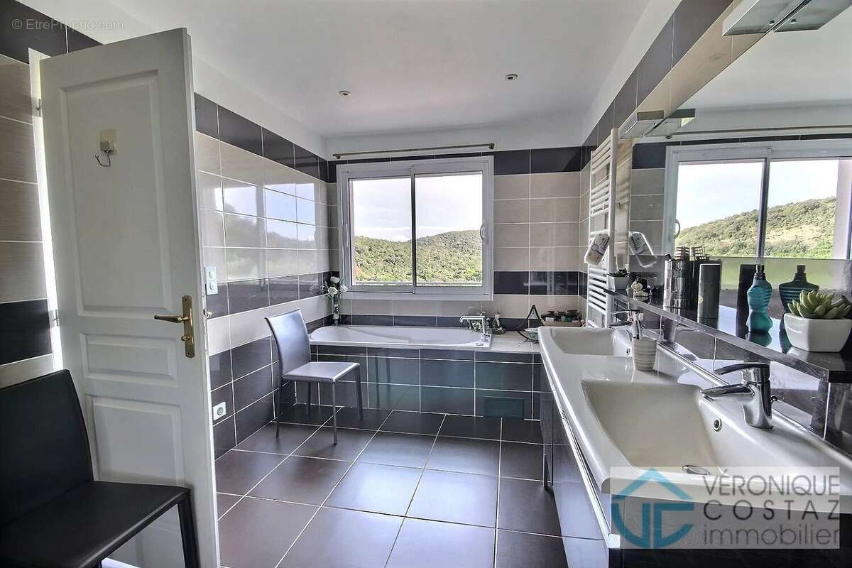 Maison à PORTO-VECCHIO